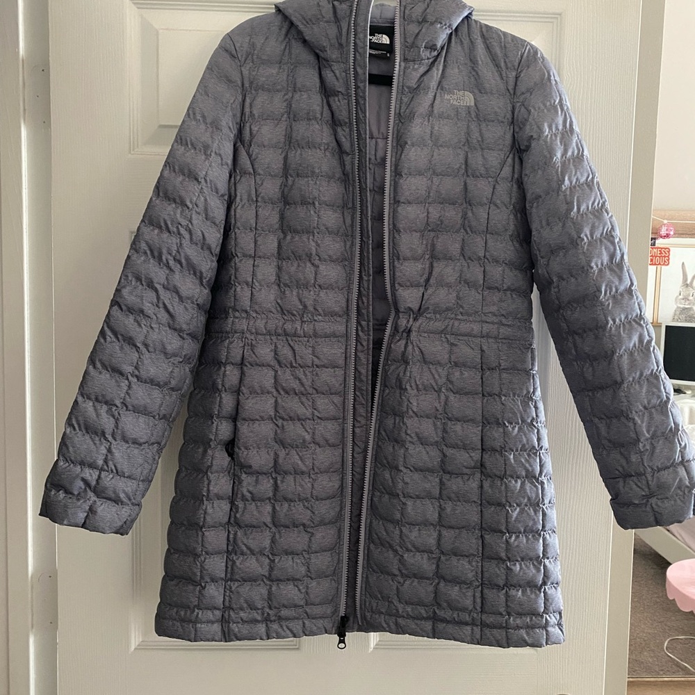 The North Face Gray Thermo ball quilted parka - women’s medium